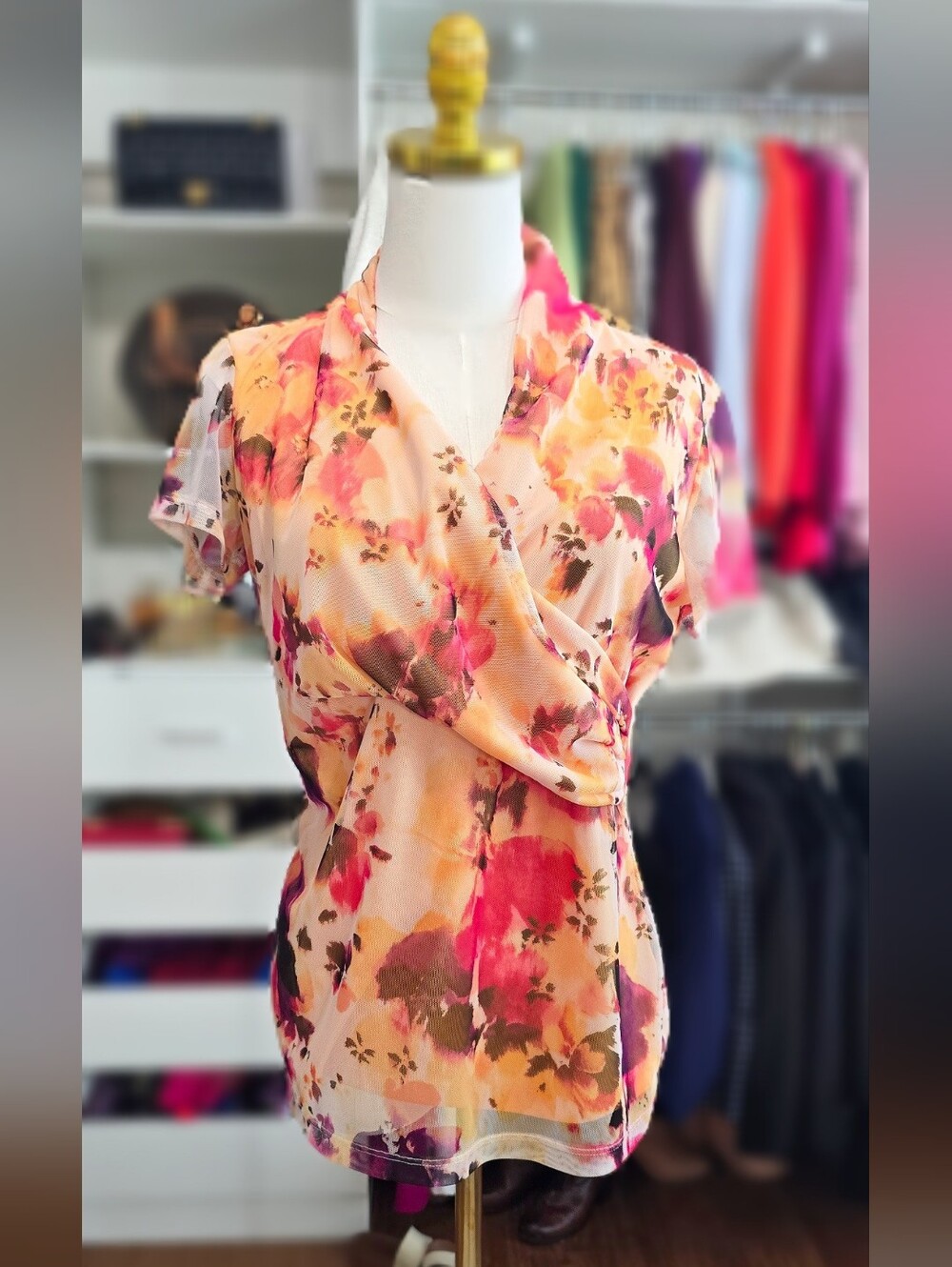 DKNY Size M -Floral Wrap-Style Short Sleeve Top - Peach & Pink - Picture 8 of 8
